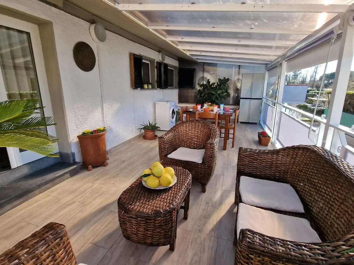 Apartment Tra Forte Dei Marmi E Marina Di Massa - Il Melograno